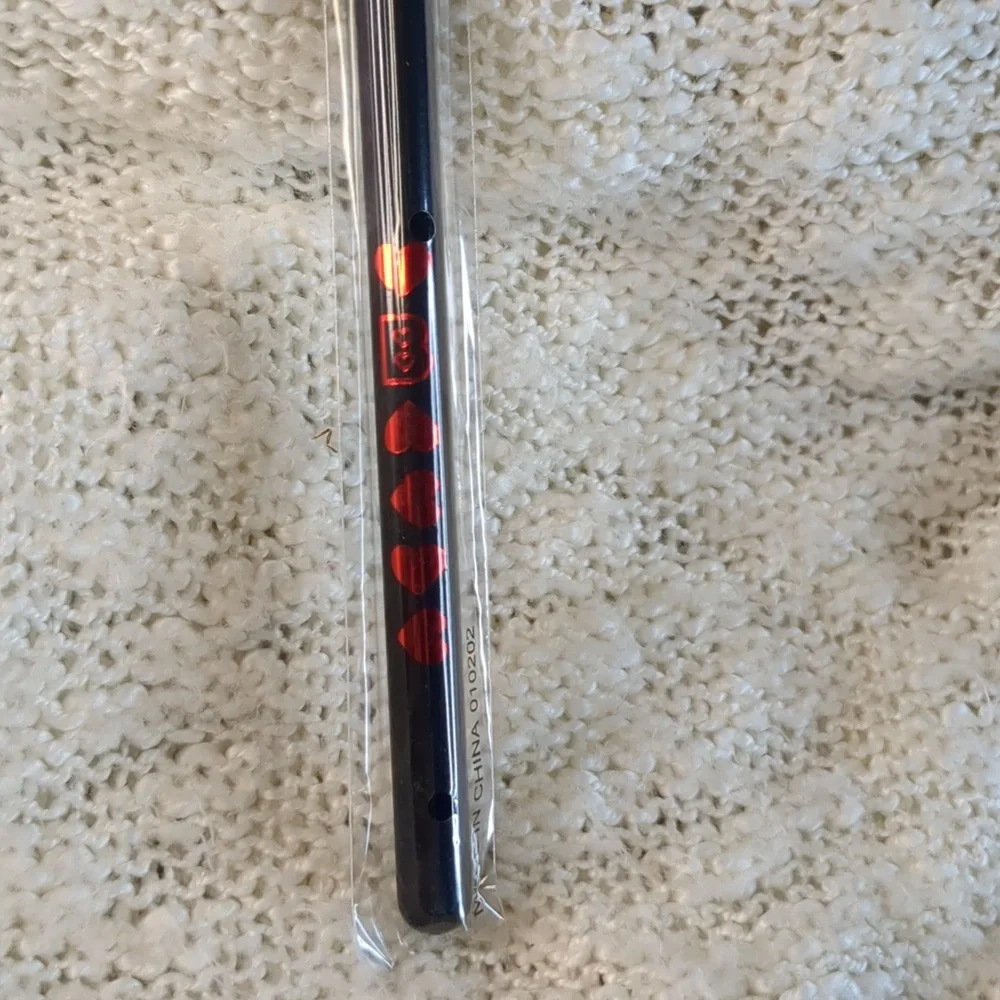 Betty Boop™ X ipsy Eyeshadow Brush, One (1) piece eyeshadow brush